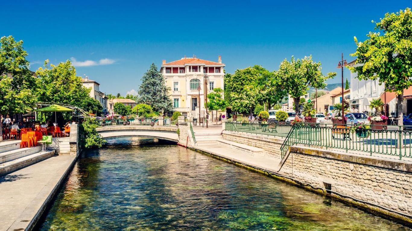 Un Petit Nid Au Bord De La Sorgue Appartement LʼIsle-sur-la-Sorgue Buitenkant foto