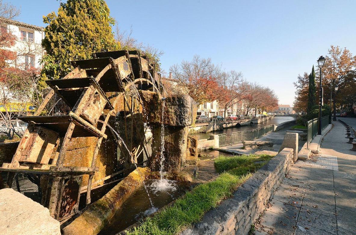 Un Petit Nid Au Bord De La Sorgue Appartement LʼIsle-sur-la-Sorgue Buitenkant foto