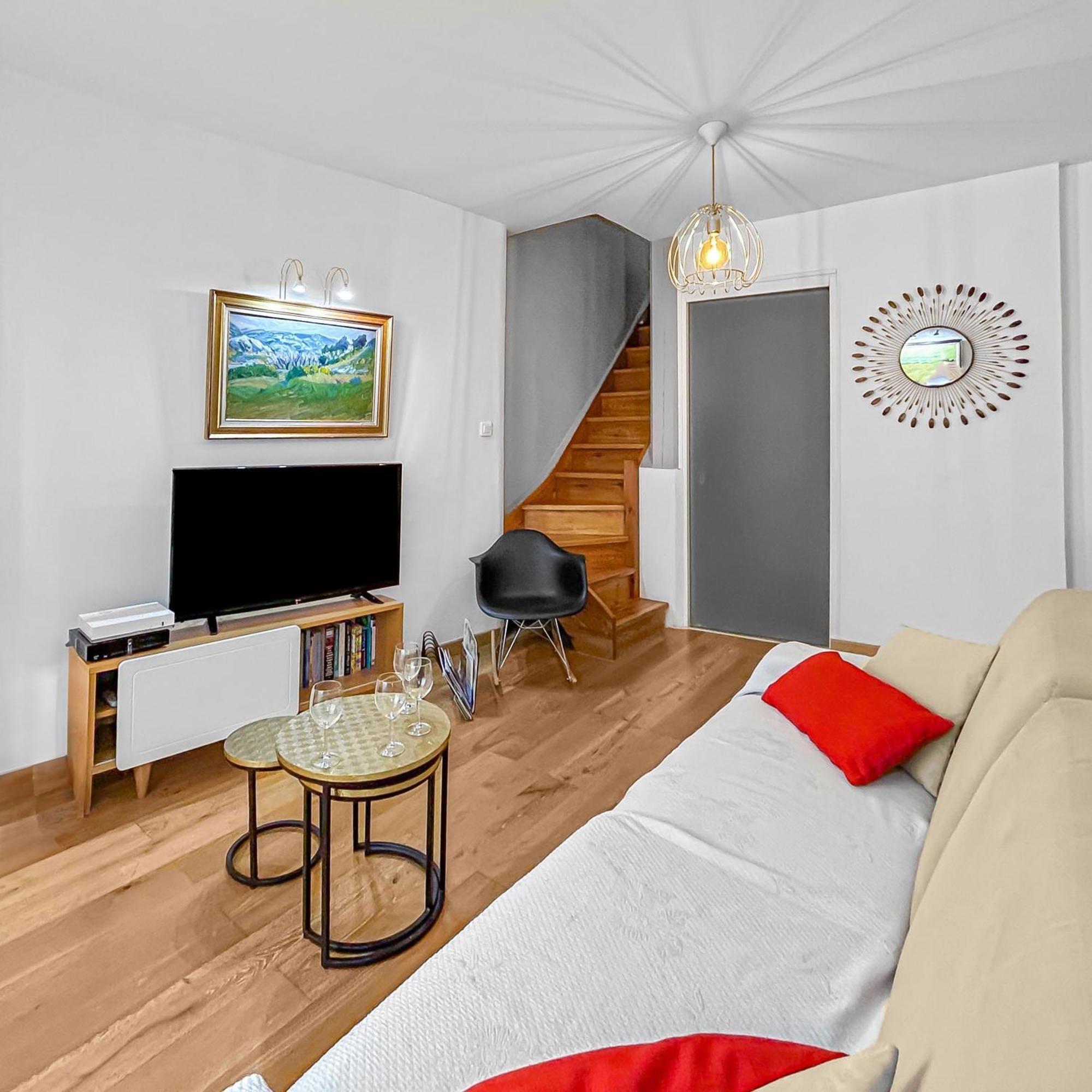 Un Petit Nid Au Bord De La Sorgue Appartement LʼIsle-sur-la-Sorgue Buitenkant foto
